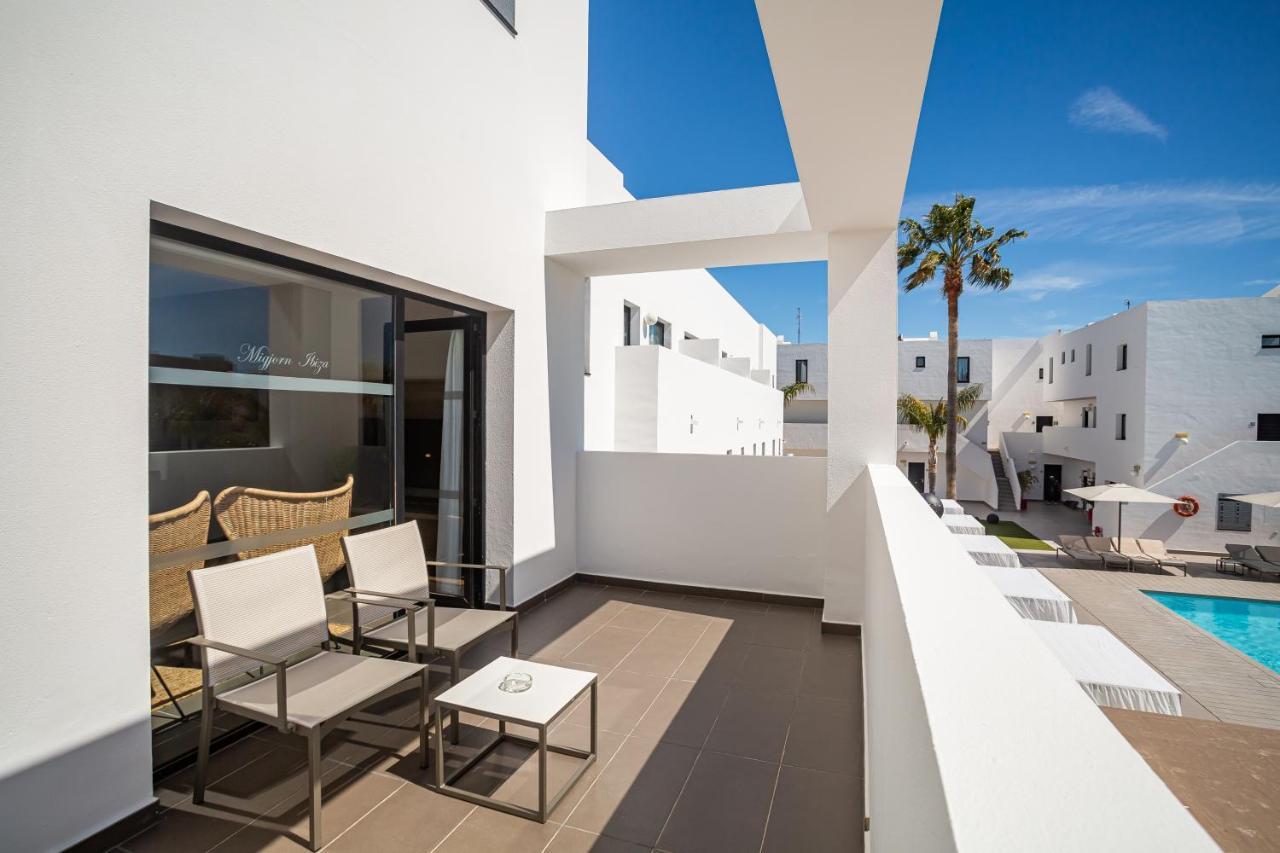 Migjorn Ibiza Suites&Spa Playa d'en Bossa Exterior foto