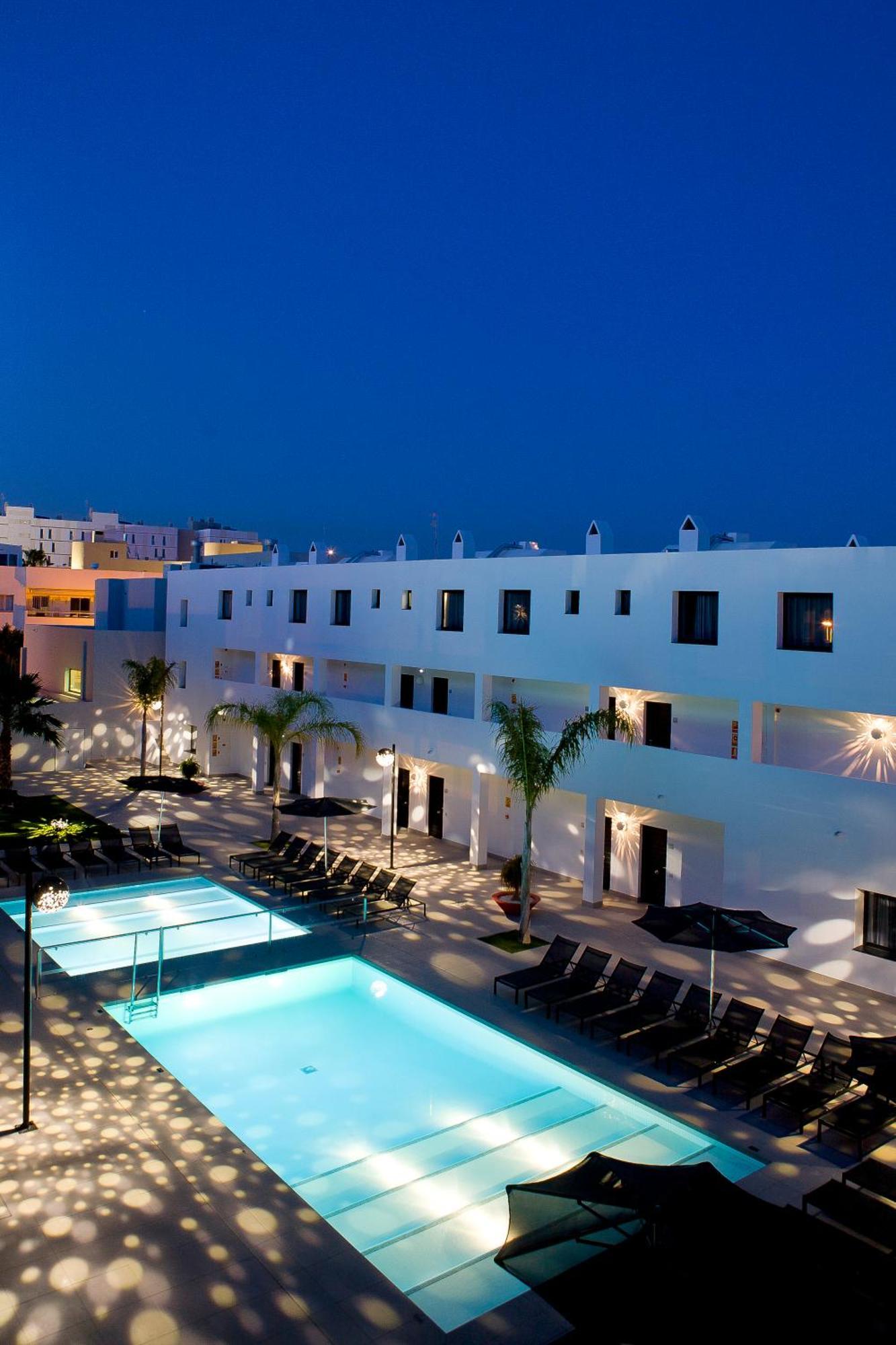 Migjorn Ibiza Suites&Spa Playa d'en Bossa Exterior foto