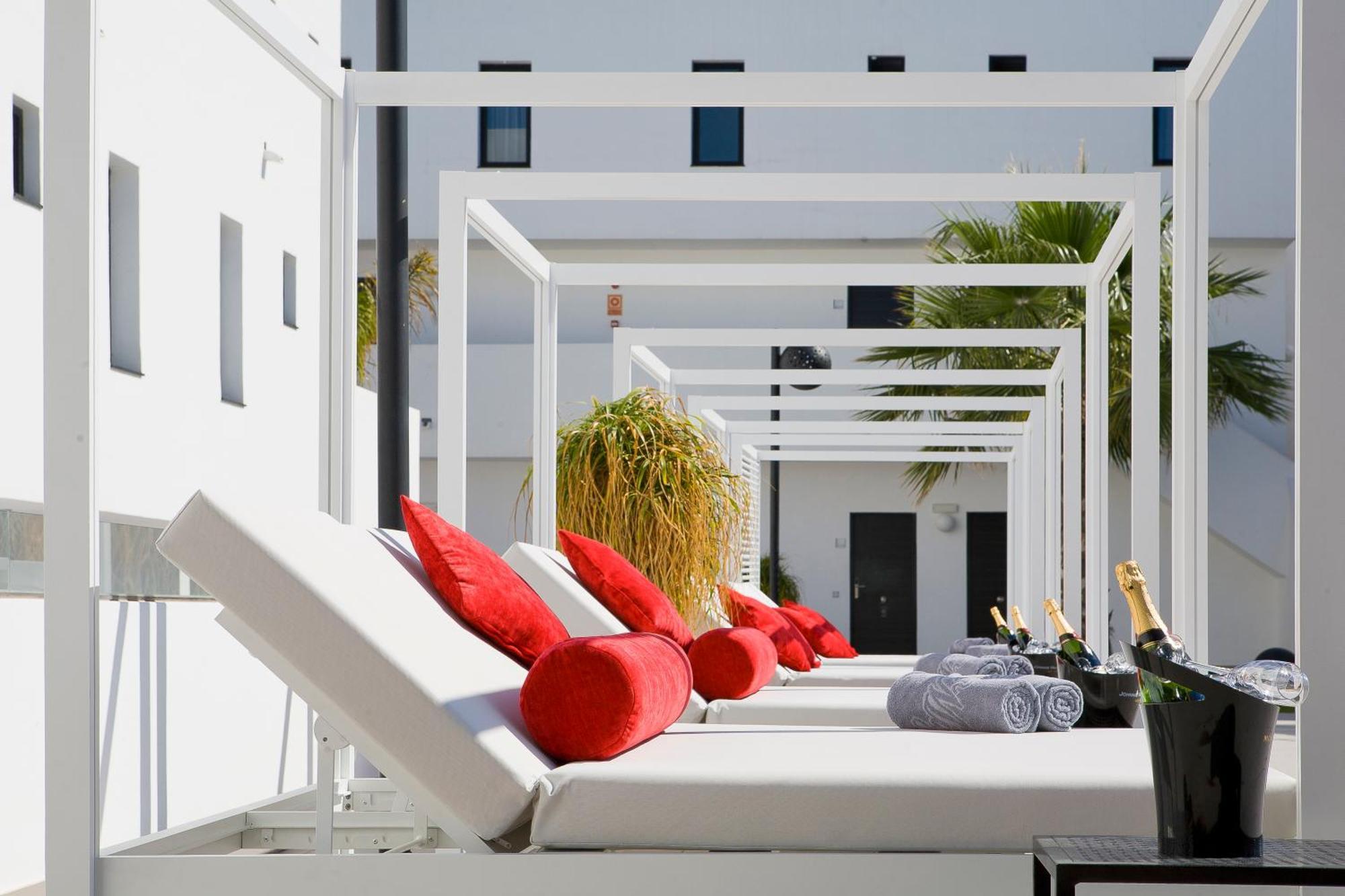 Migjorn Ibiza Suites&Spa Playa d'en Bossa Exterior foto